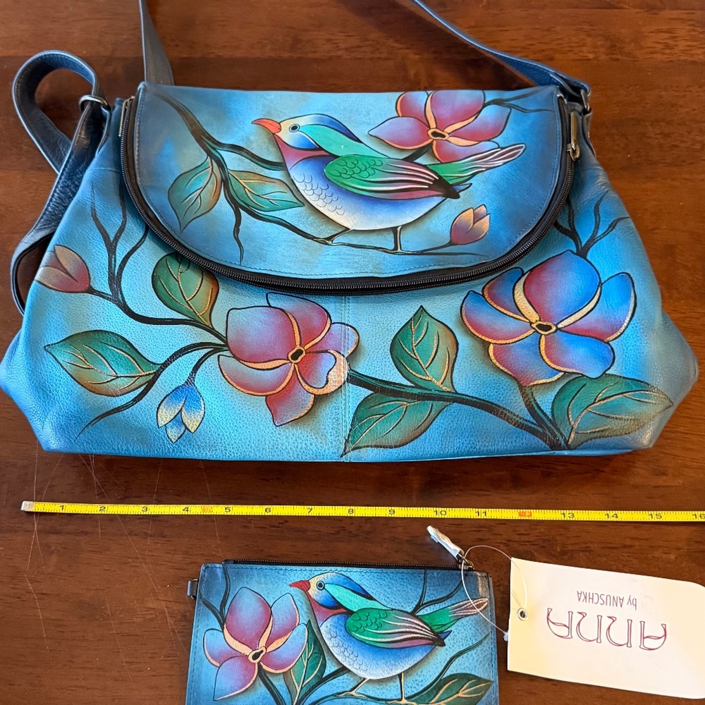 NWT Anuschka hand-painted large shoulder bag, with matching credit card wallet